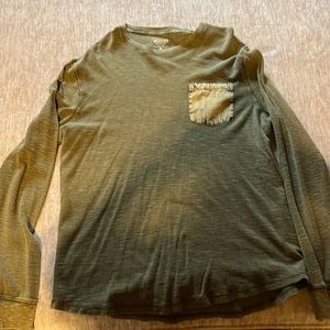 Set of 2 long sleeved Mens shirts